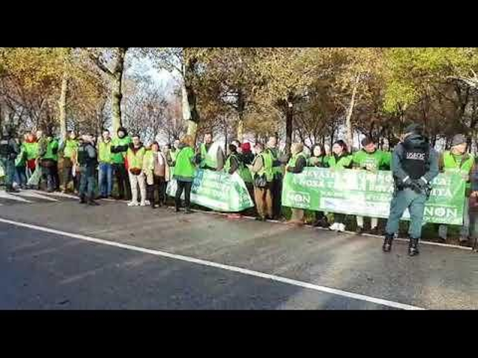 Los comuneros de Tameiga protestan en contra de la ciudad deportiva del Celta en Mos