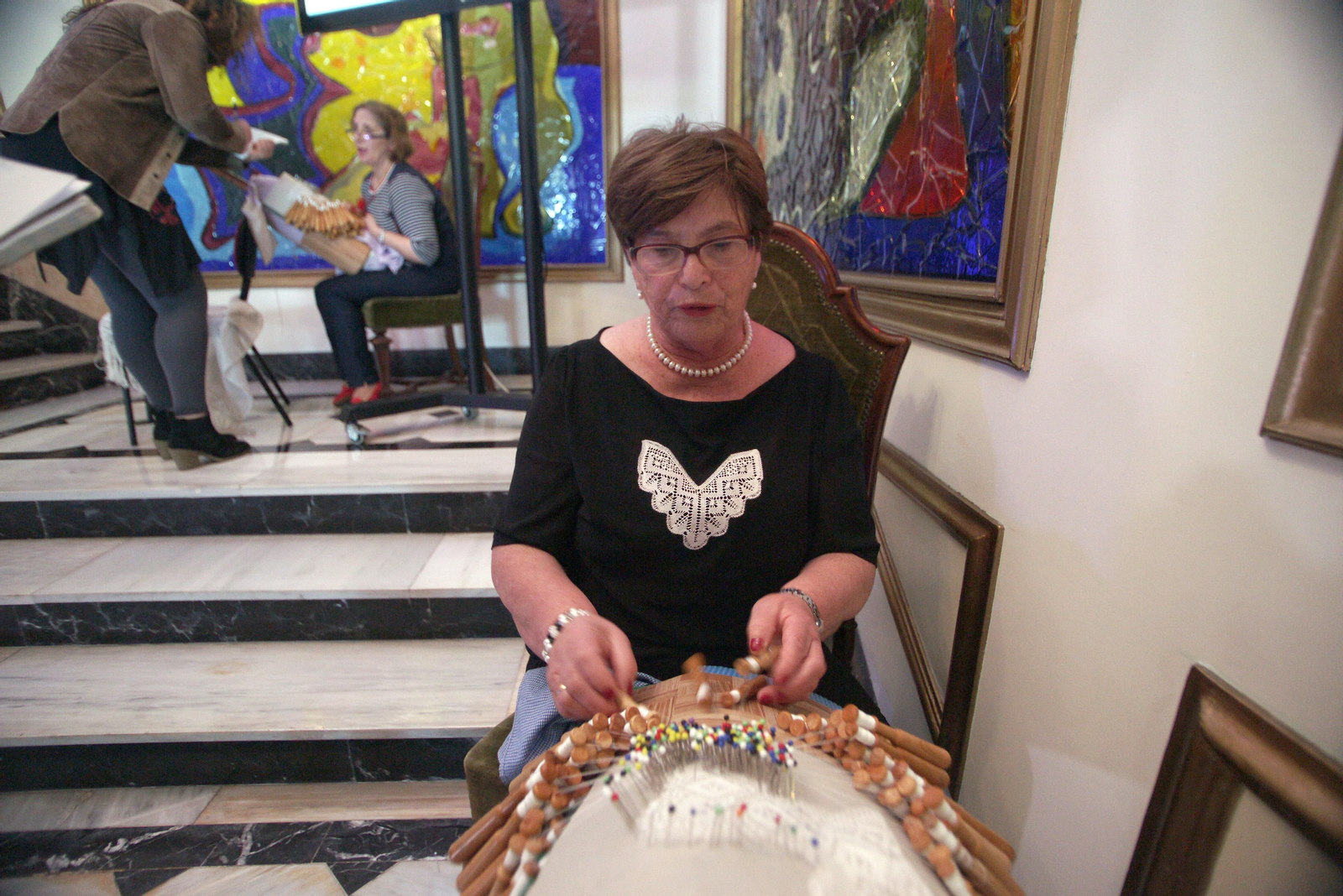 Josefa González, ‘Pitola’ demostro ayer su pericia con los palillos.