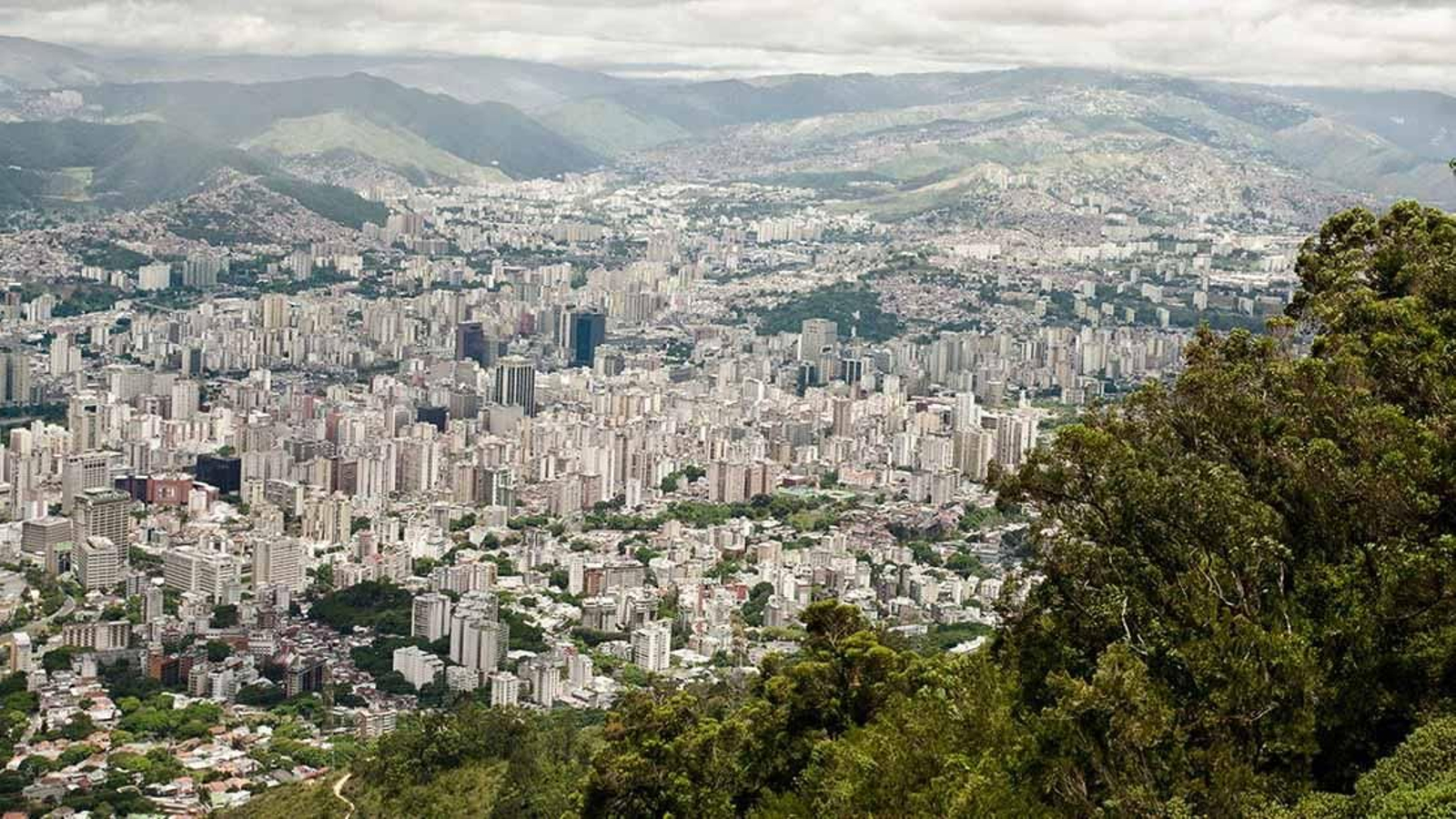 Foto panorámica de Caracas en la web de la Embajada de España en Venezuela