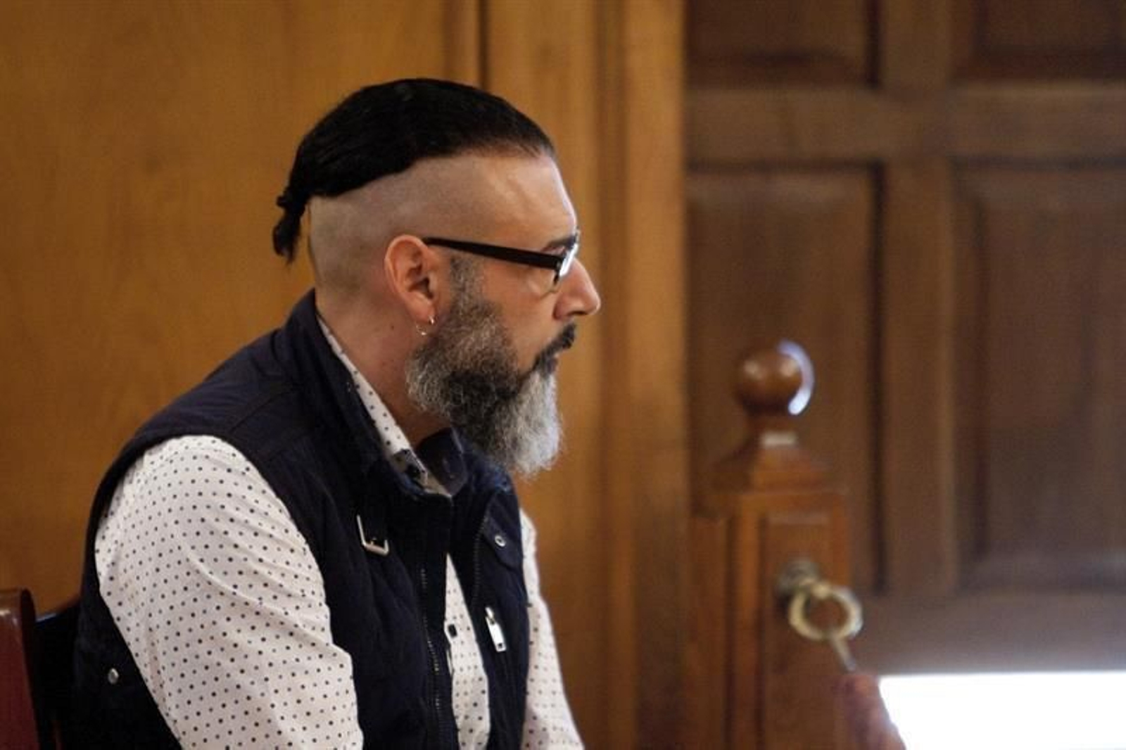 David Oubel, en el banquillo de los acusados de la sede de la Audiencia de Pontevedra.