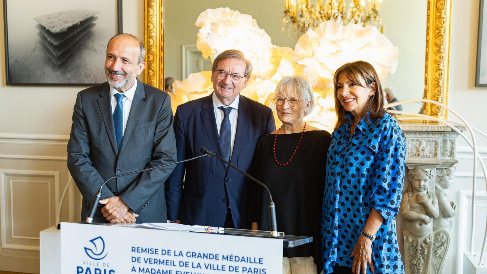 Anne Hidalgo, alcaldesa de París, Evelyn Mesquida, Fernando Martínez, secretario de Estado de Memoria Democrática y el embajador de España Victorio Redondo