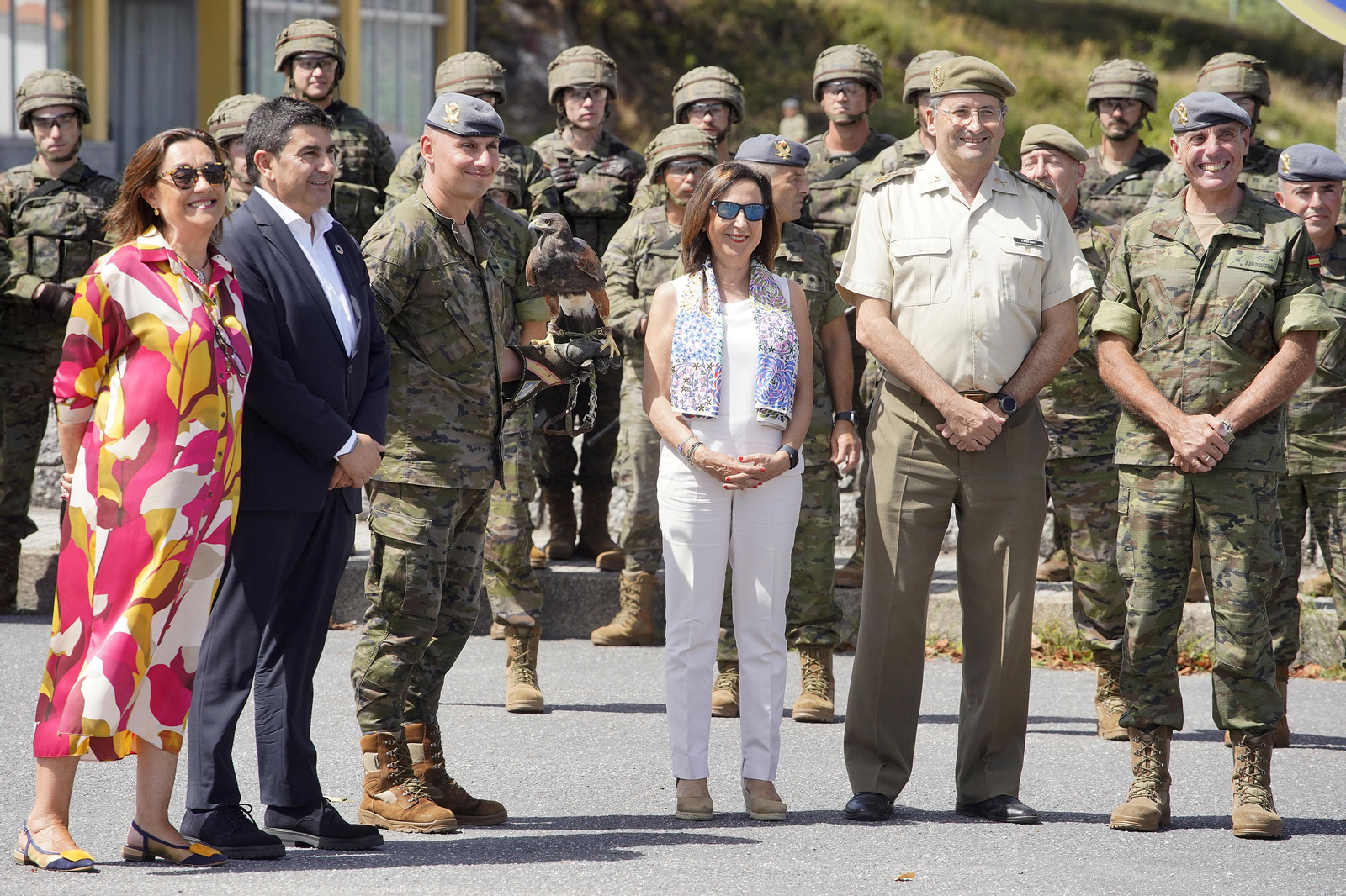 Margarita Robles con la Brilat en Pontevedra.
