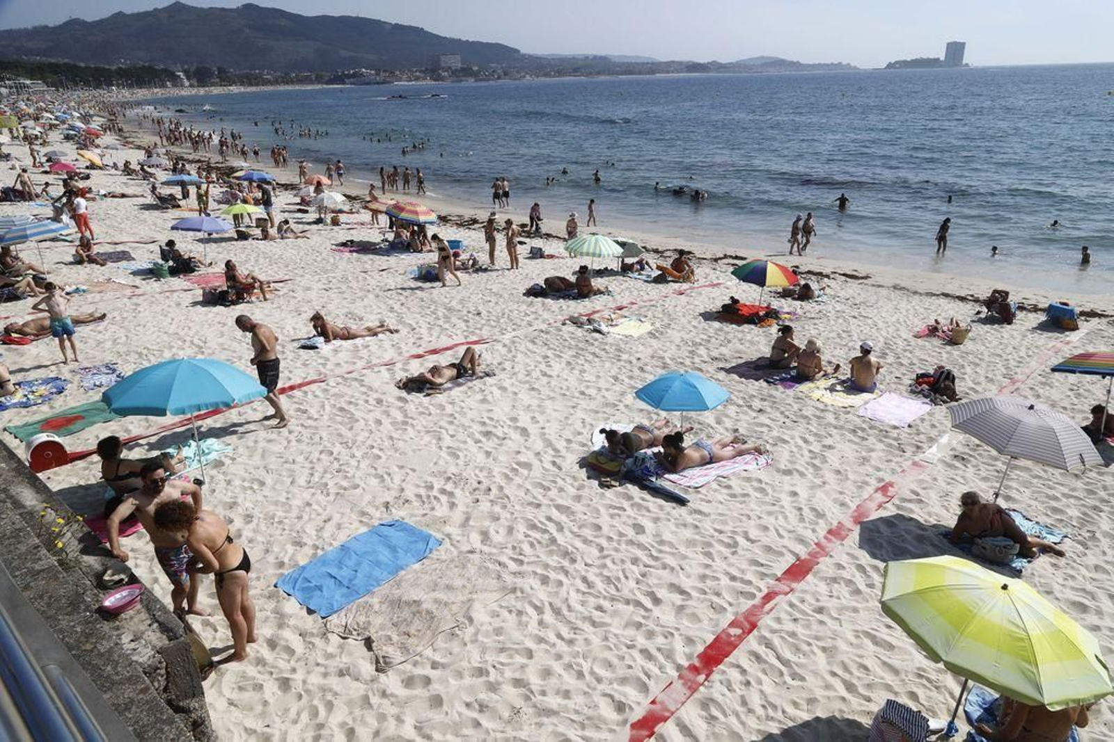 La limitación de fumar en las playas se extenderá a todos los arenales mientras dure la pandemia