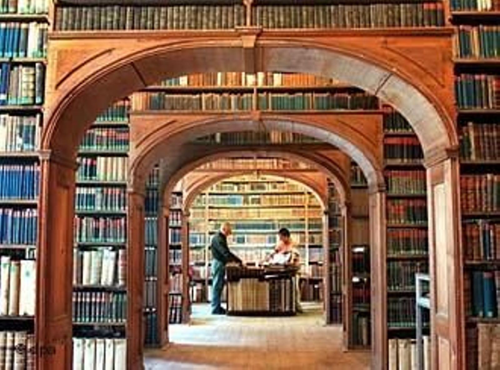 Los habitantes cántabros, entre los españoles que más acuden a las bibliotecas.