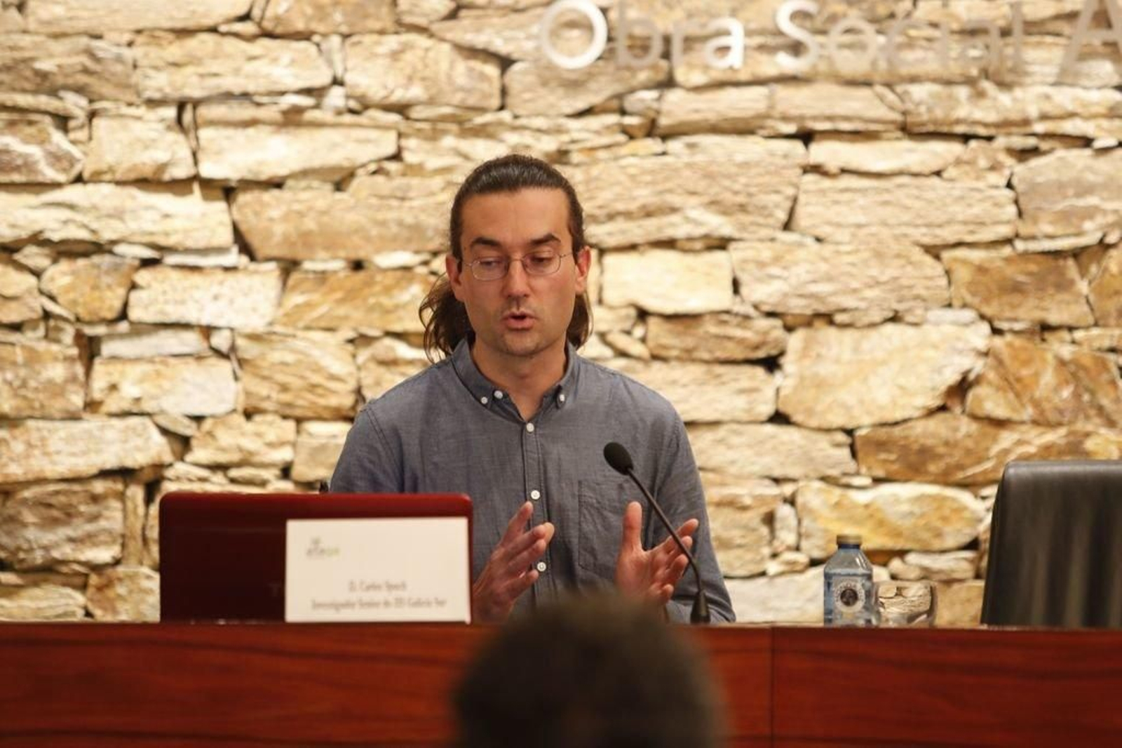 El investigador Carlos Spuch ofreció la conferencia inaugural en la sede de Afundación.