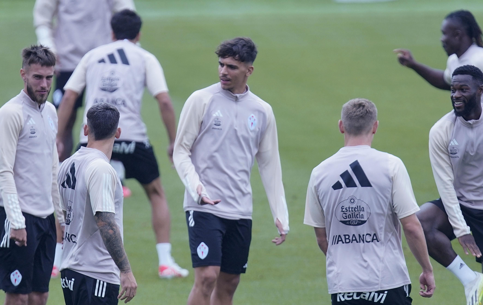 Gabri Veiga en el entrenamiento del Celta en Mos.