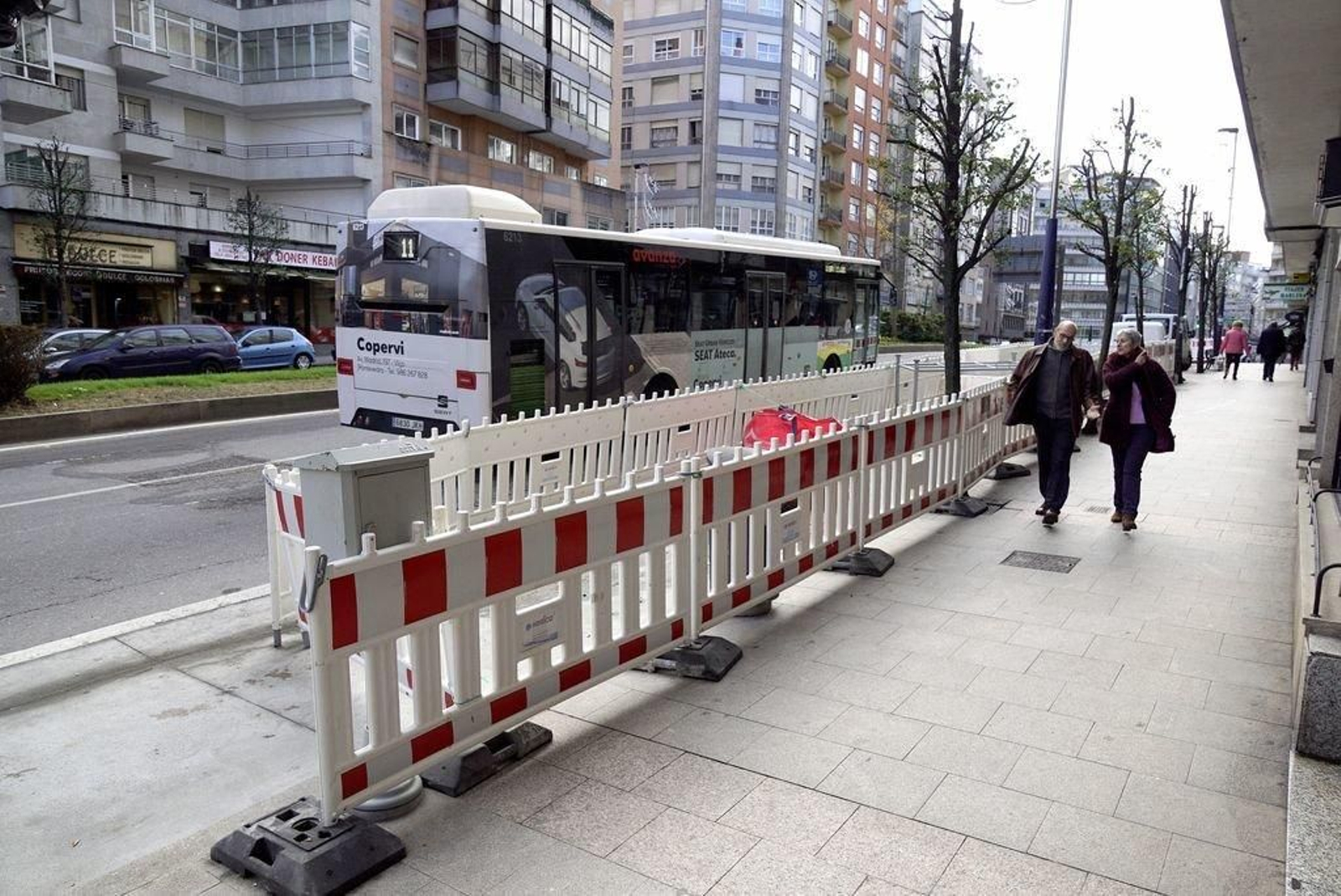 Los carteles recordando a la joven viguesa todavía están presentes por la ciudad.
