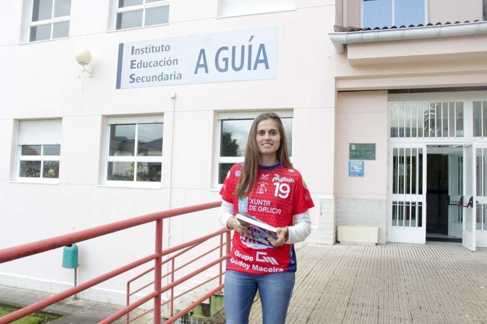 La central Anthía Espiñeira disputa esta tarde el primer partido contra su                                              exequipo, el Mecalia Guardés.