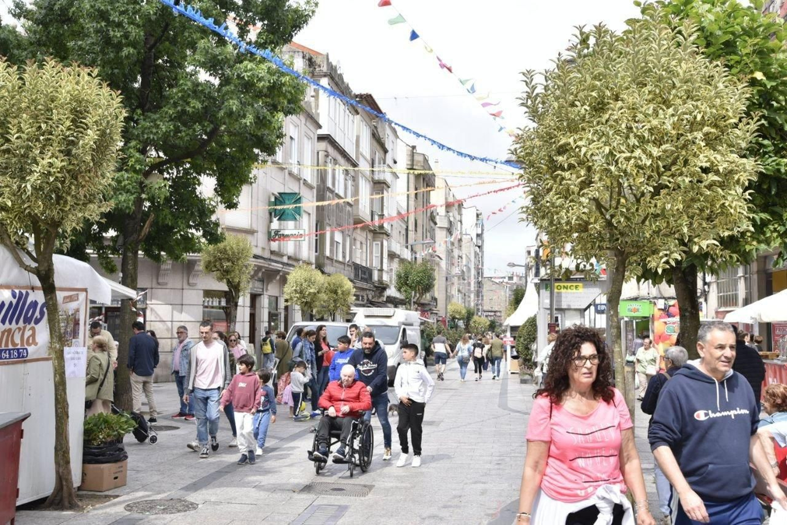 Ambiente por la peatonal del Calvario en plenas fiestas de la Alegría. // Juancho Everman