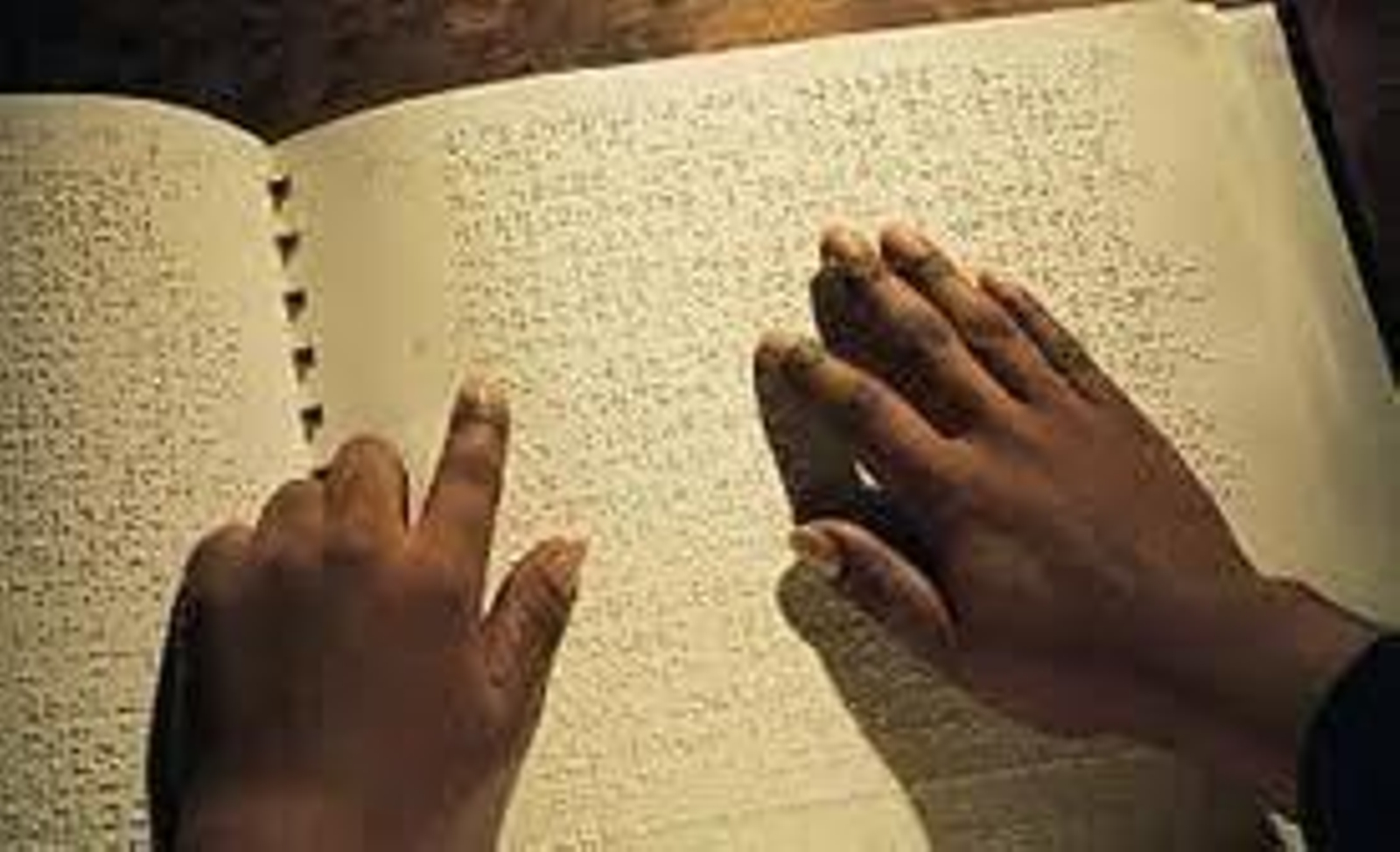 Un libro en braille.