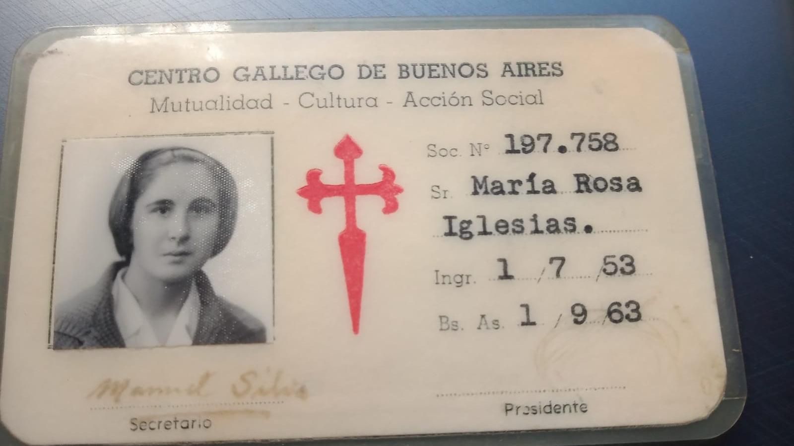 Carnet de asociada al Centro Gallego