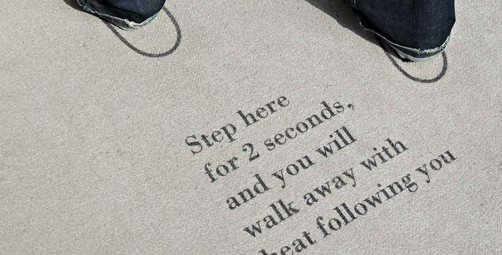 Amelia en la puerta del prestigioso MIT, en Boston.