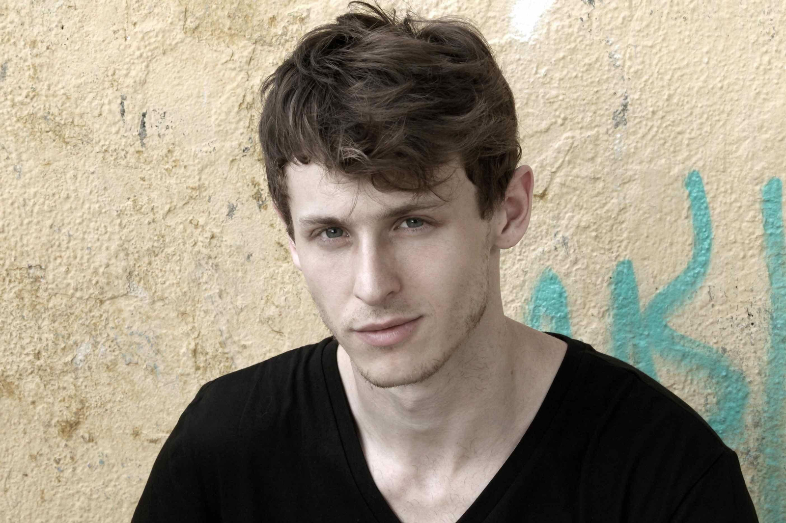 Nicolás Coronado conducirá el documental sobre la fatiga social.