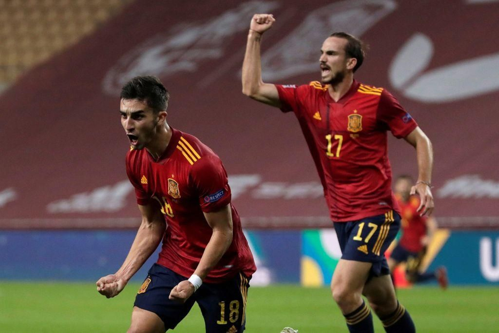 Ferran Torres y Fabián Ruiz celebran uno de los goles marcados por la selección española anoche ante Alemania.