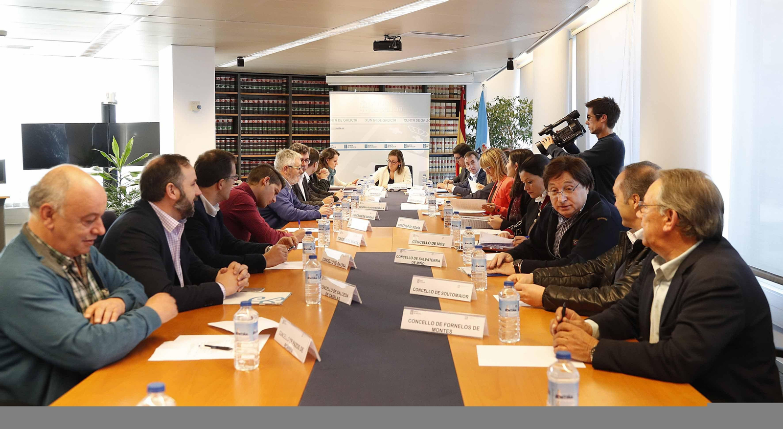 Comisión de seguimiento del transporte a la que asistió la Xunta y los alcaldes del Área.