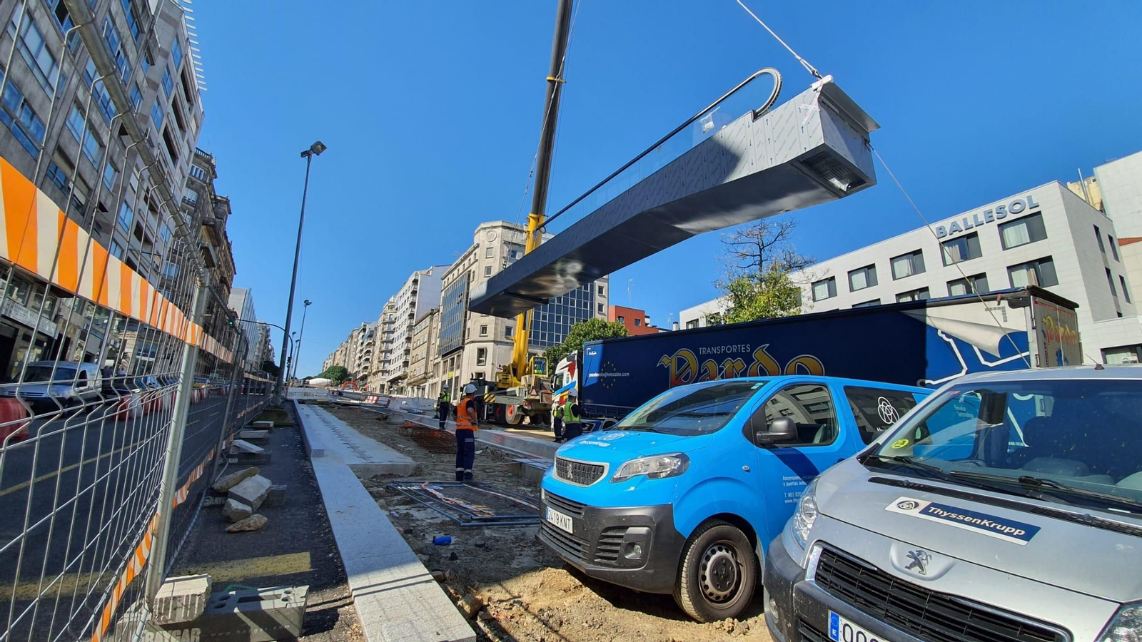 El Concello inicia las instalación de las rampas mecánicas de Gran Vía  // JV Landín
