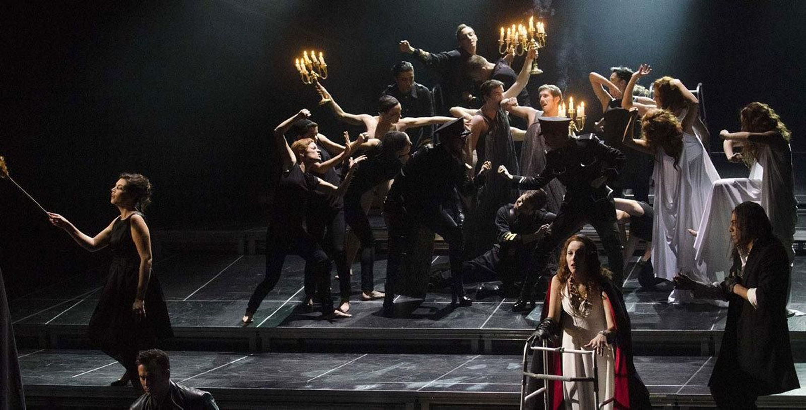 Actuación del Centre de Perfeccionament Plácido Domingo.