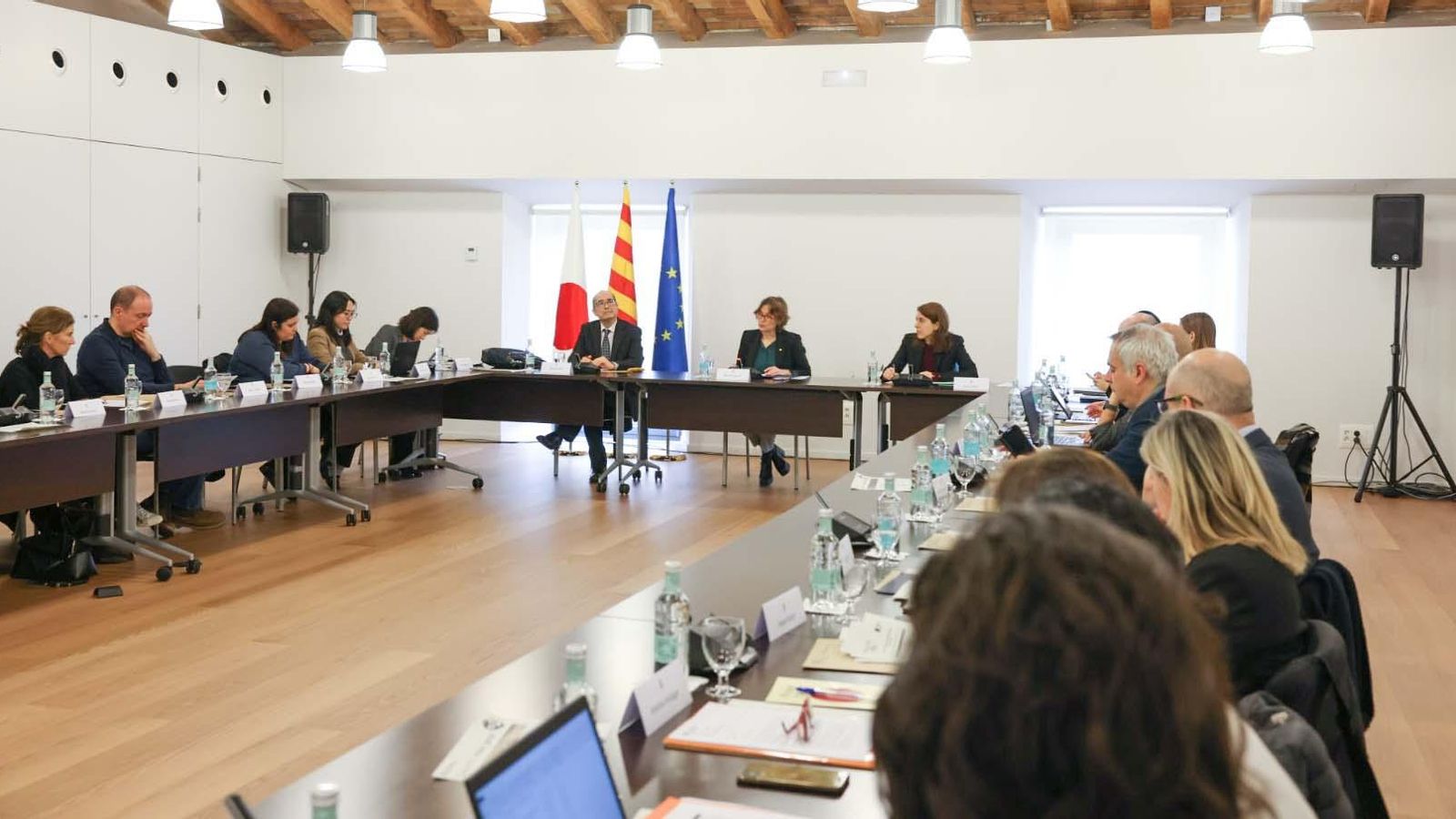 Foto de la reunió del Comitè Catalunya-Japó en el Palau de la Generalitat  