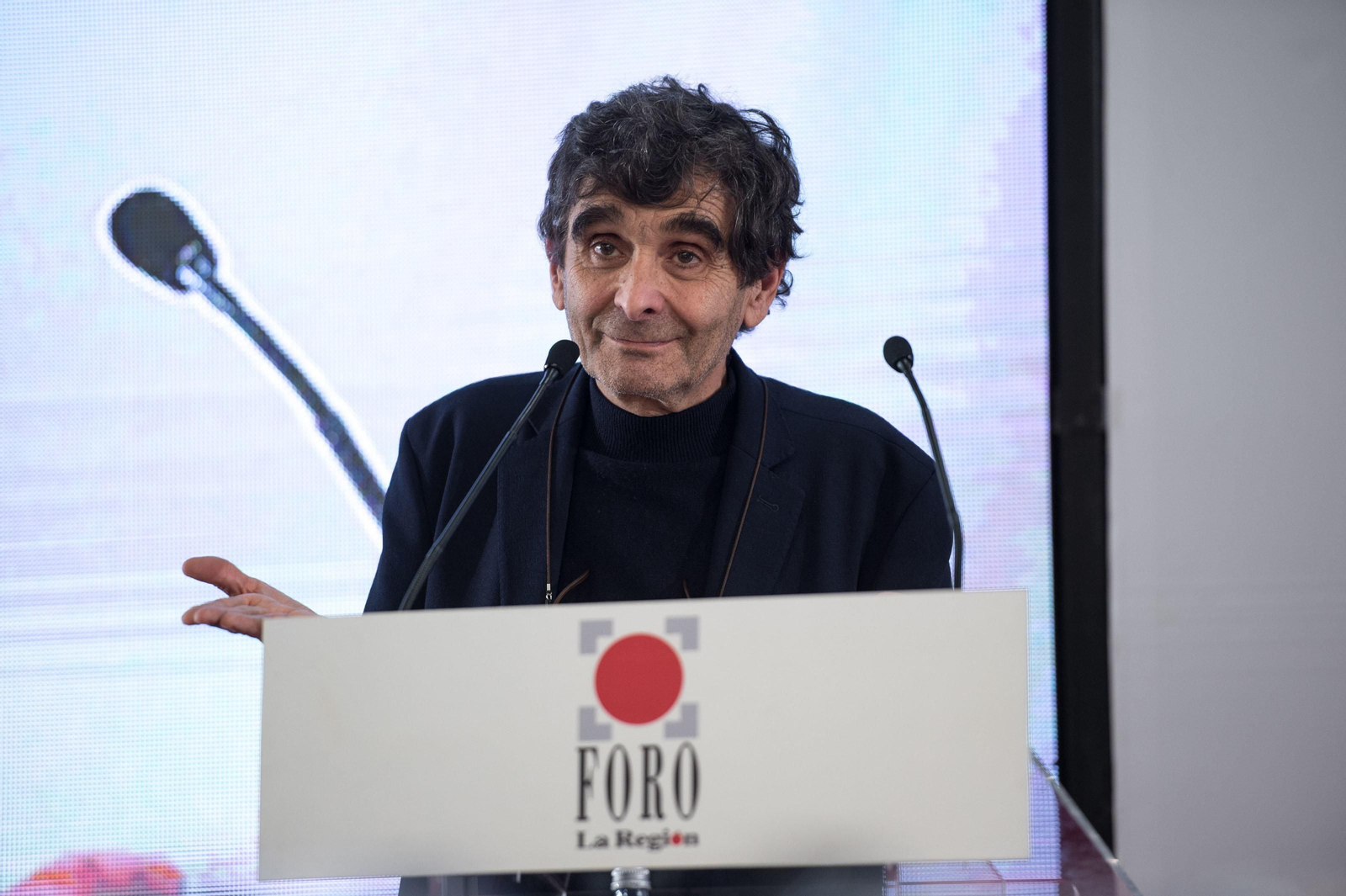 Adolfo Domínguez, durante su intervención.