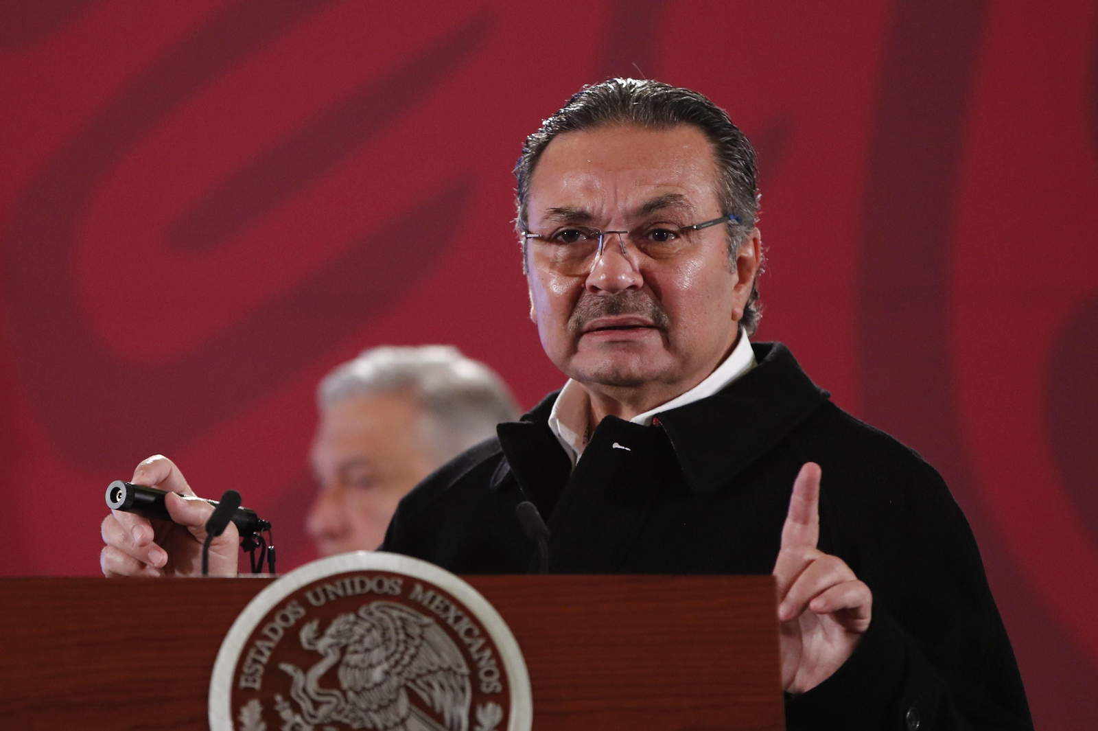 El director general de Pemex, Octavio Romero Oropeza, ayer en rueda de prensa en México.
