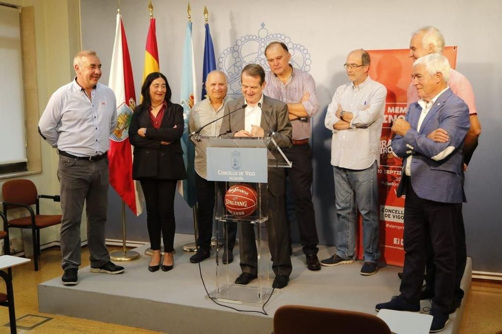 El alcalde de Vigo, Abel Caballero, presentó ayer el Memorial Quino Salvo con los organizadores.