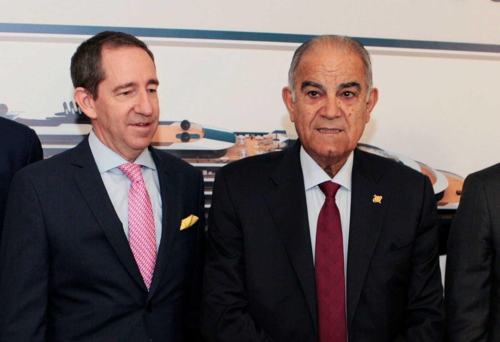 Douglas Prothero, CEO de The Ritz-Carlton Yacht, y el empresario José García Costas el pasado mes de mayo.