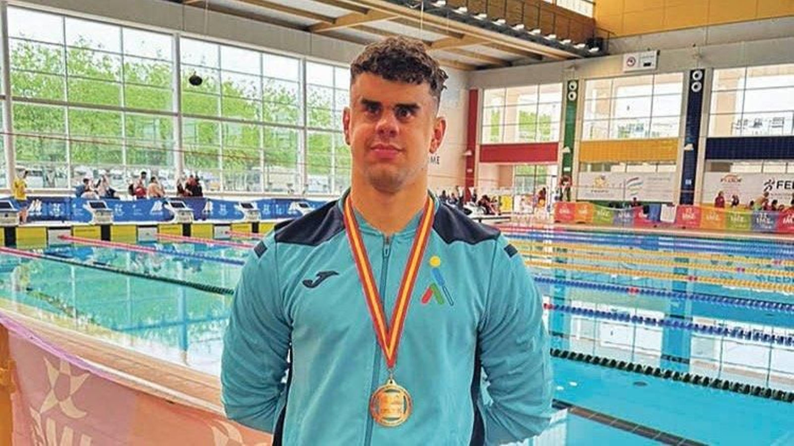 Juan Ferrón obtuvo dos títulos y se acercó a la mínima paralímpica.