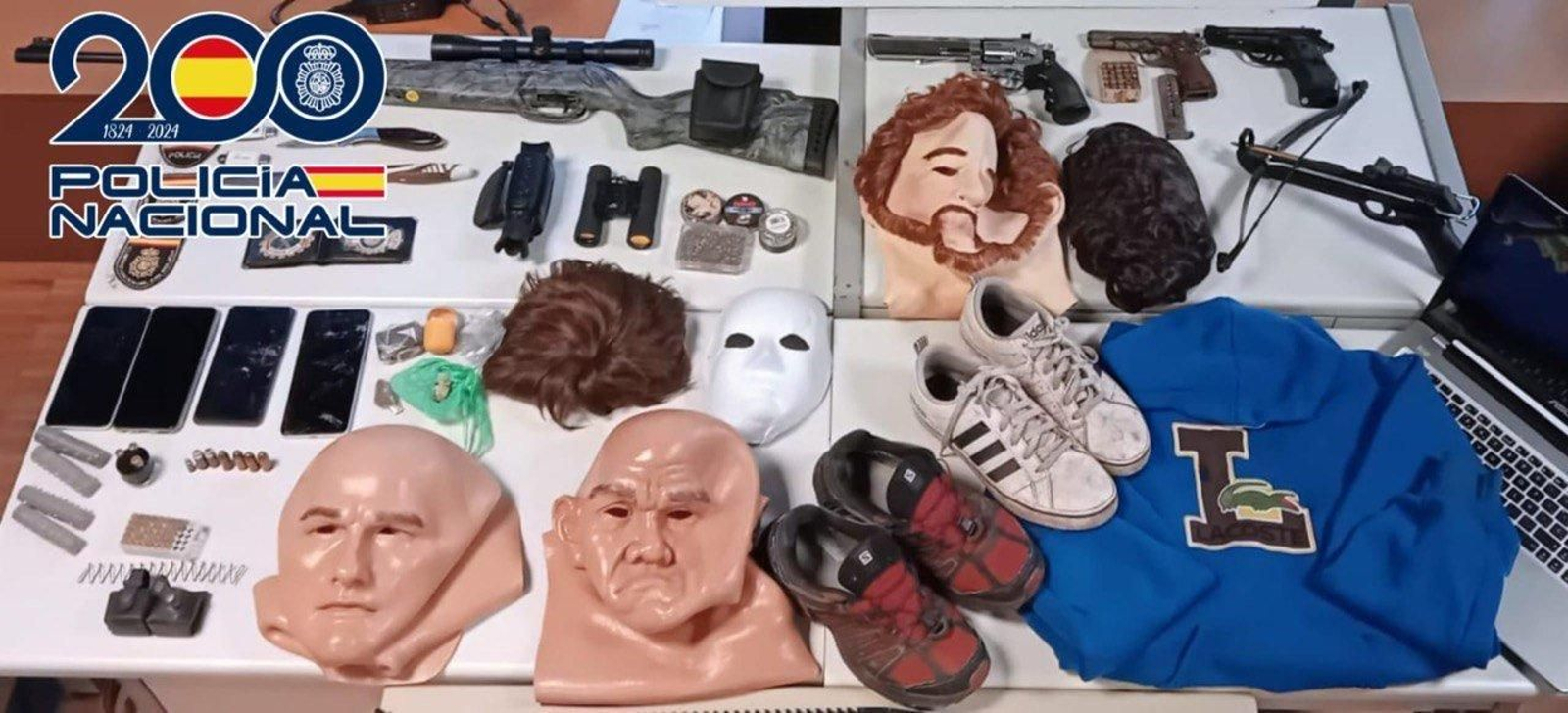 Material requerido a los atracadores de la sucursal bancaria de Vigo. // Policía Nacional