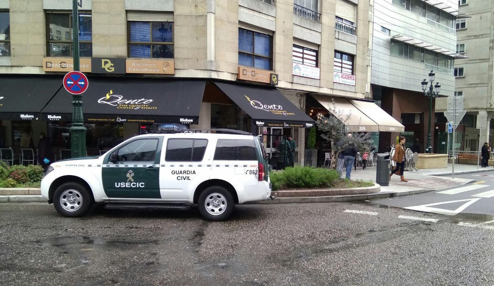 La Guardia Civil en una de las intervenciones en Vigo // Vicente Alonso