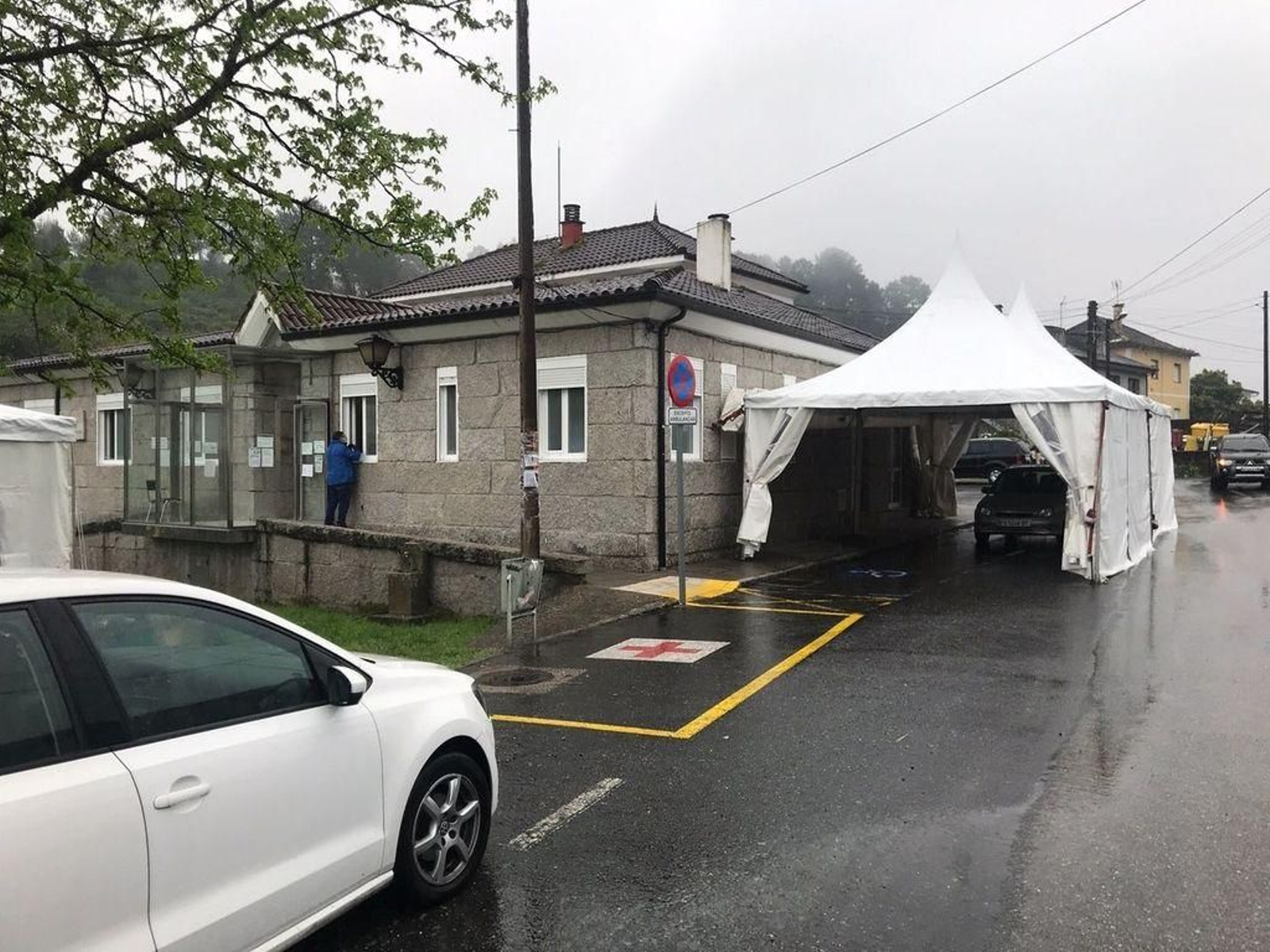 El Ayuntamiento podría ampliar el número de carpas si fueran necesarias en los próximos días.