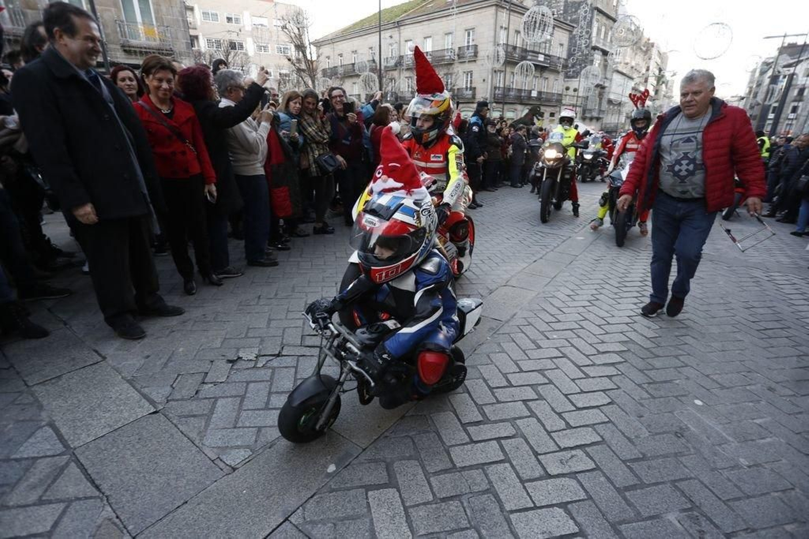 La papanoelada motera toma las calles de Vigo 107