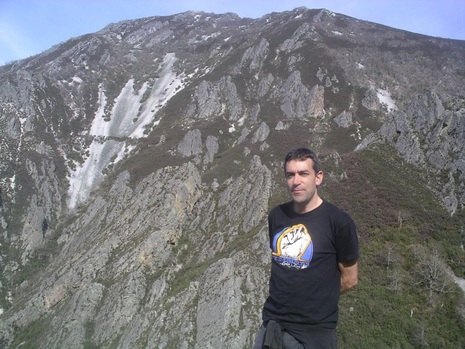 Xoán Colazo comparte 112 rutas polo monte galego poñendo en valor a patrimonio natural, cultural e inmaterial.