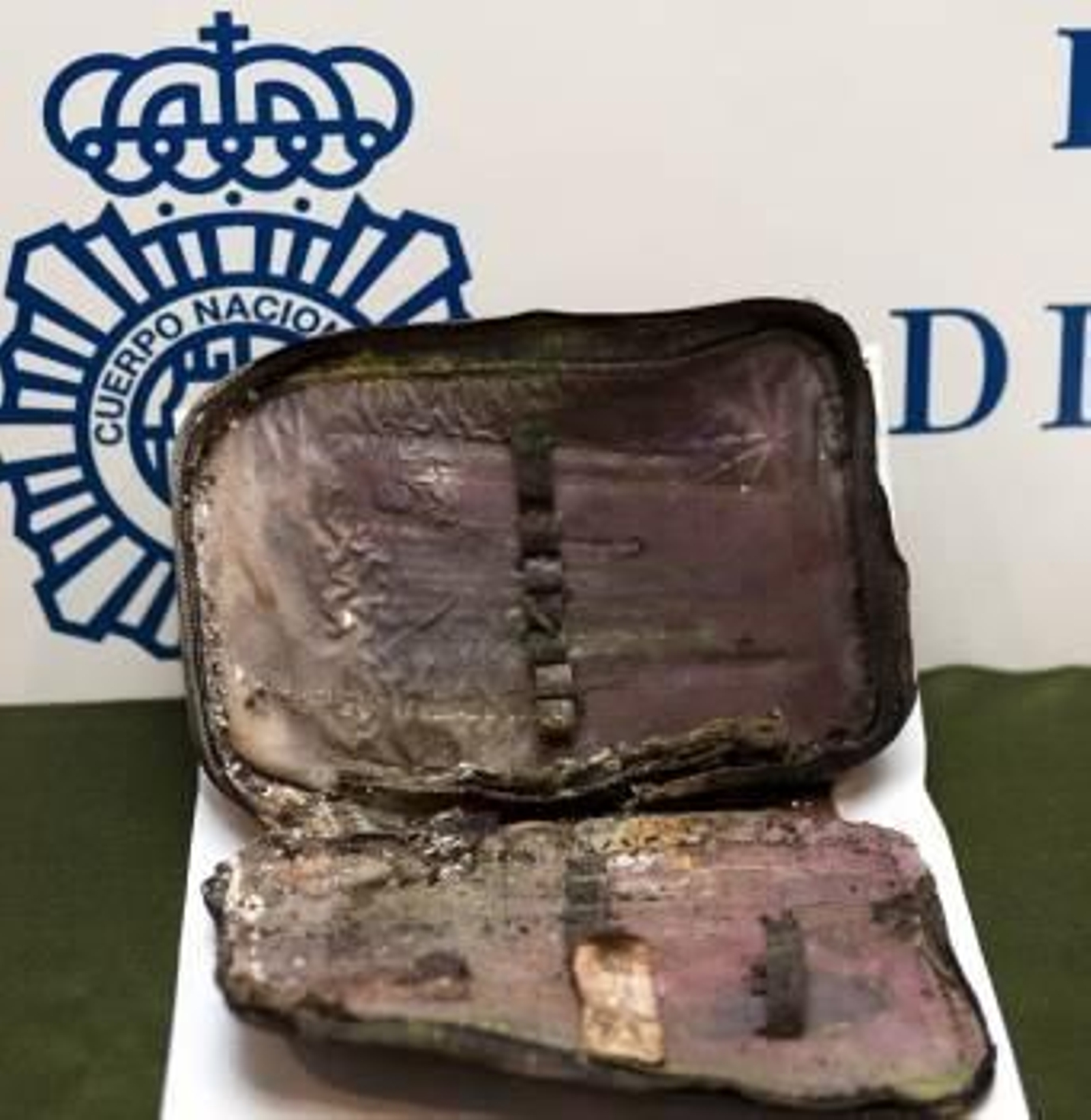 El estuche escolar perteneciente al pequeño. (Foto: Montserrat Díez)