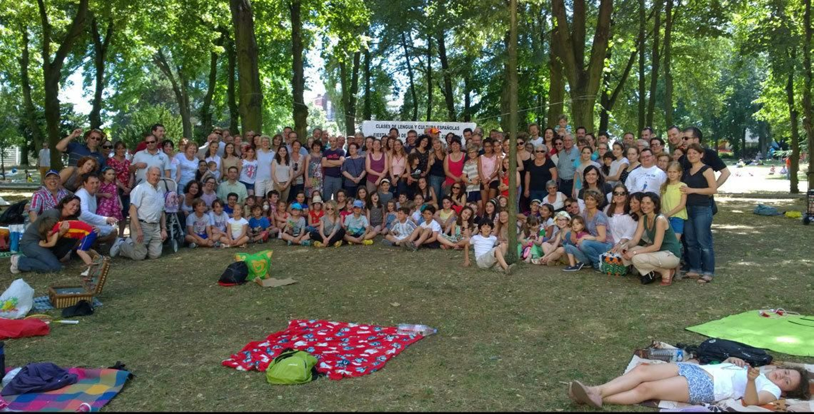Fiesta de fin de curso organizada por la APFERF en París.