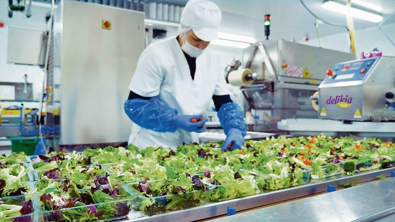 Uno de los obradores que tiene Delikia en Vigo para elaborar los productos que ofrece en sus máquinas.