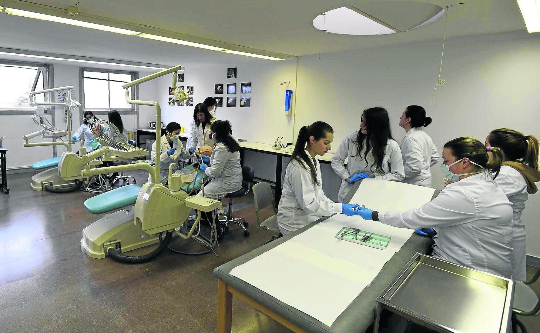 Una de las aulas del instituto de FP Manuel Antonio, uno de los mayores de la ciudad y de Galicia