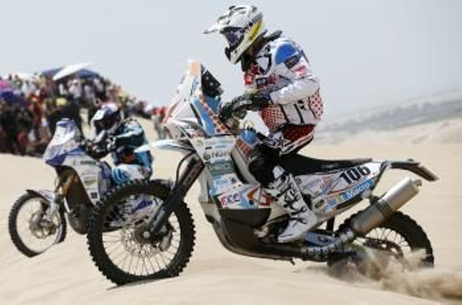 Fotografía de este 5 de enero de 2013 donde se ve al motociclista francés Thomas Bourgin (Foto: EFE)