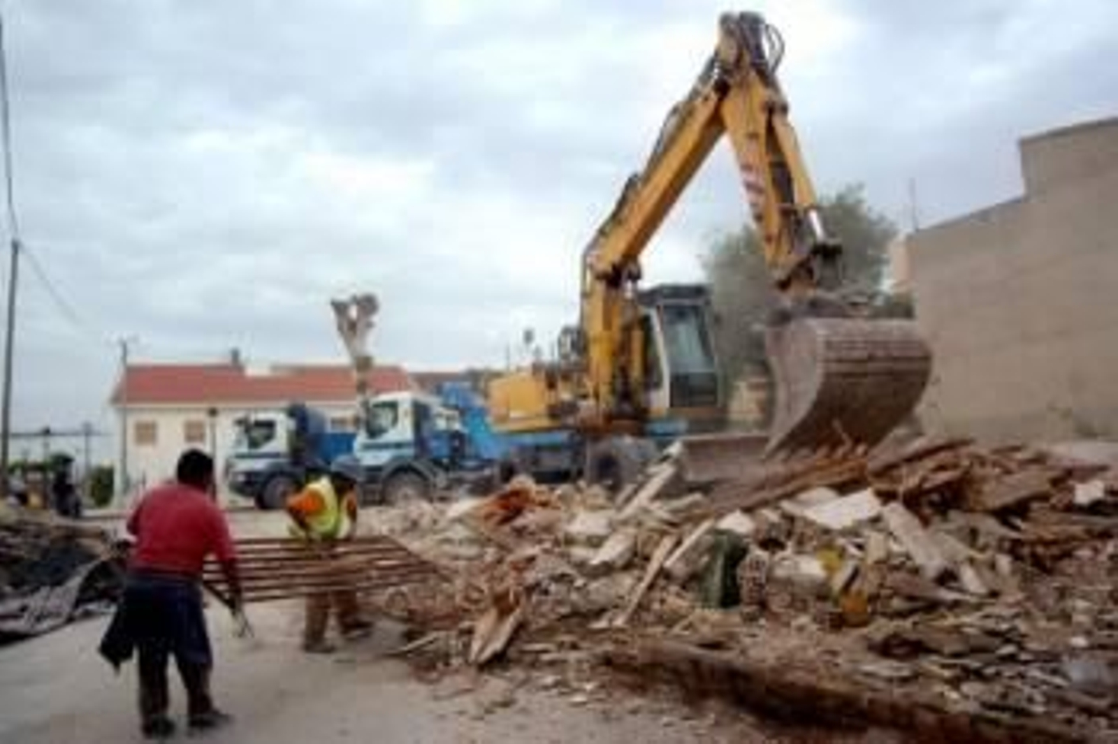 Derribos en Lorca, Murcia. (Foto: EFE)