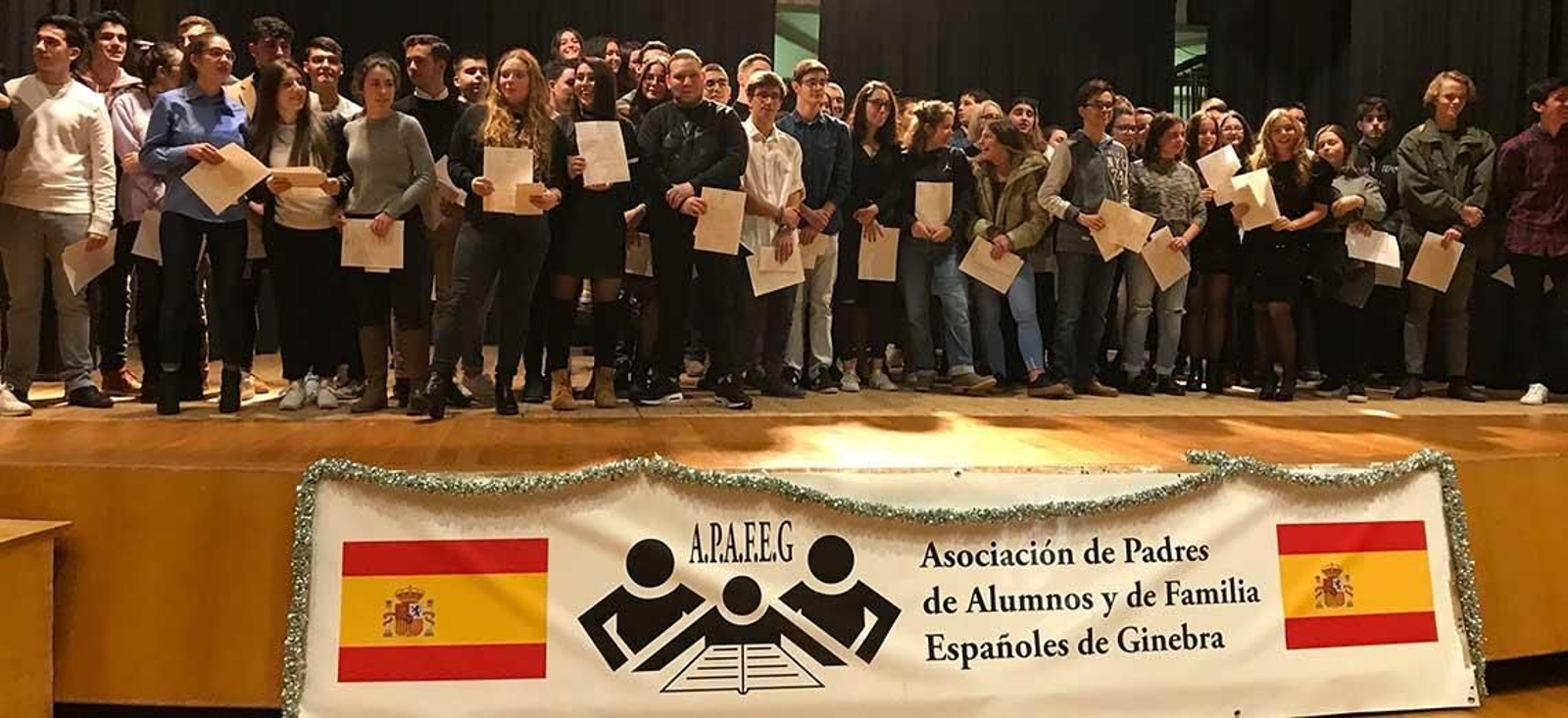 En el acto se hizo entrega de los diplomas de fin de escolaridad de los cursos de ALCE.