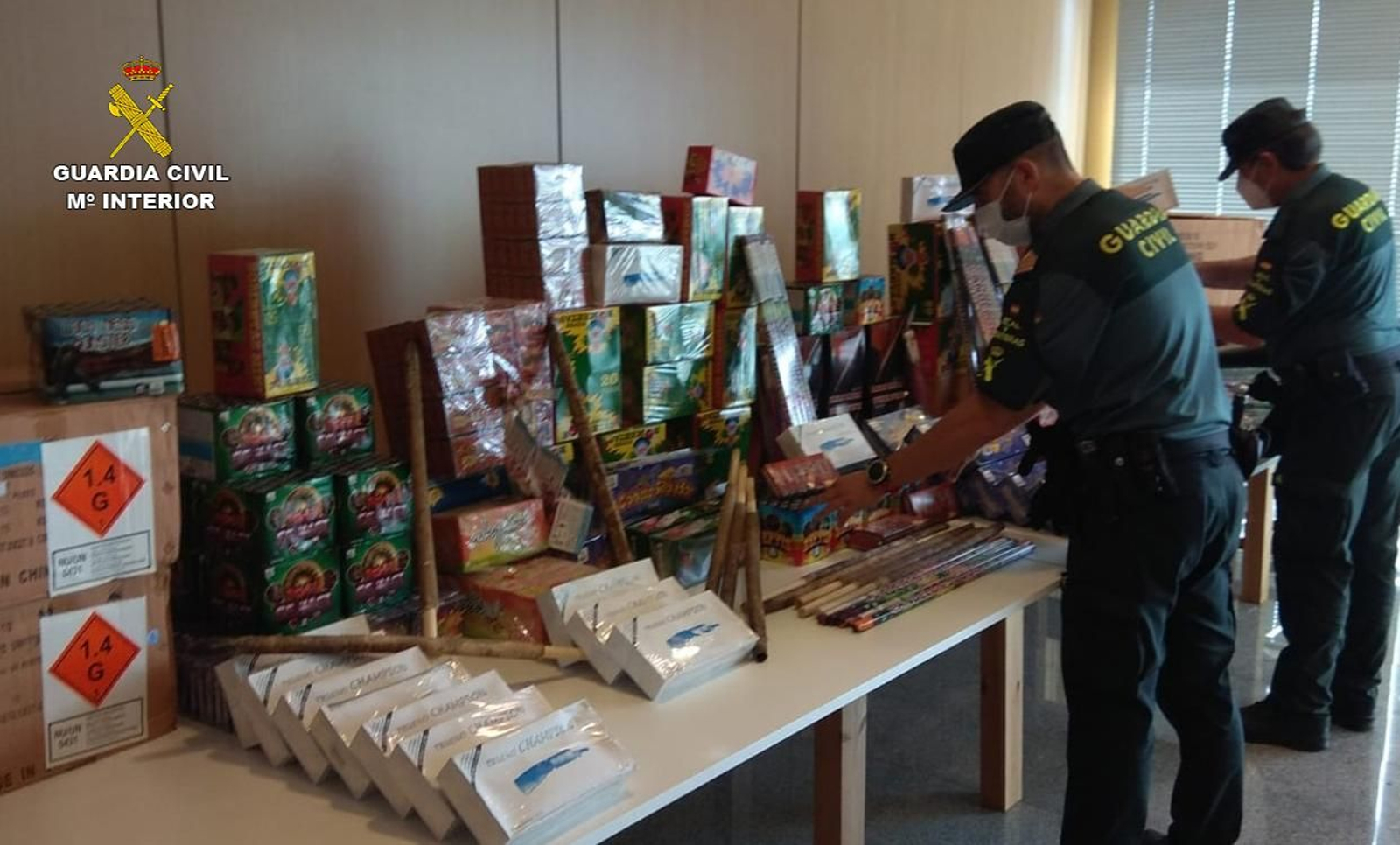 La Guardia Civil localiza un almacenamiento ilegal de productos pirotécnicos en Moraña