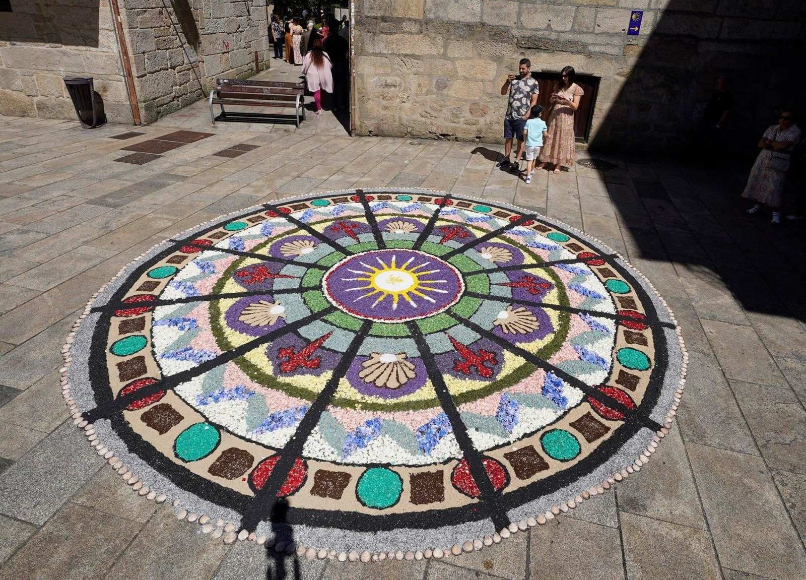 Alfombras florales en la Festa da Coca de Redondela 2024.