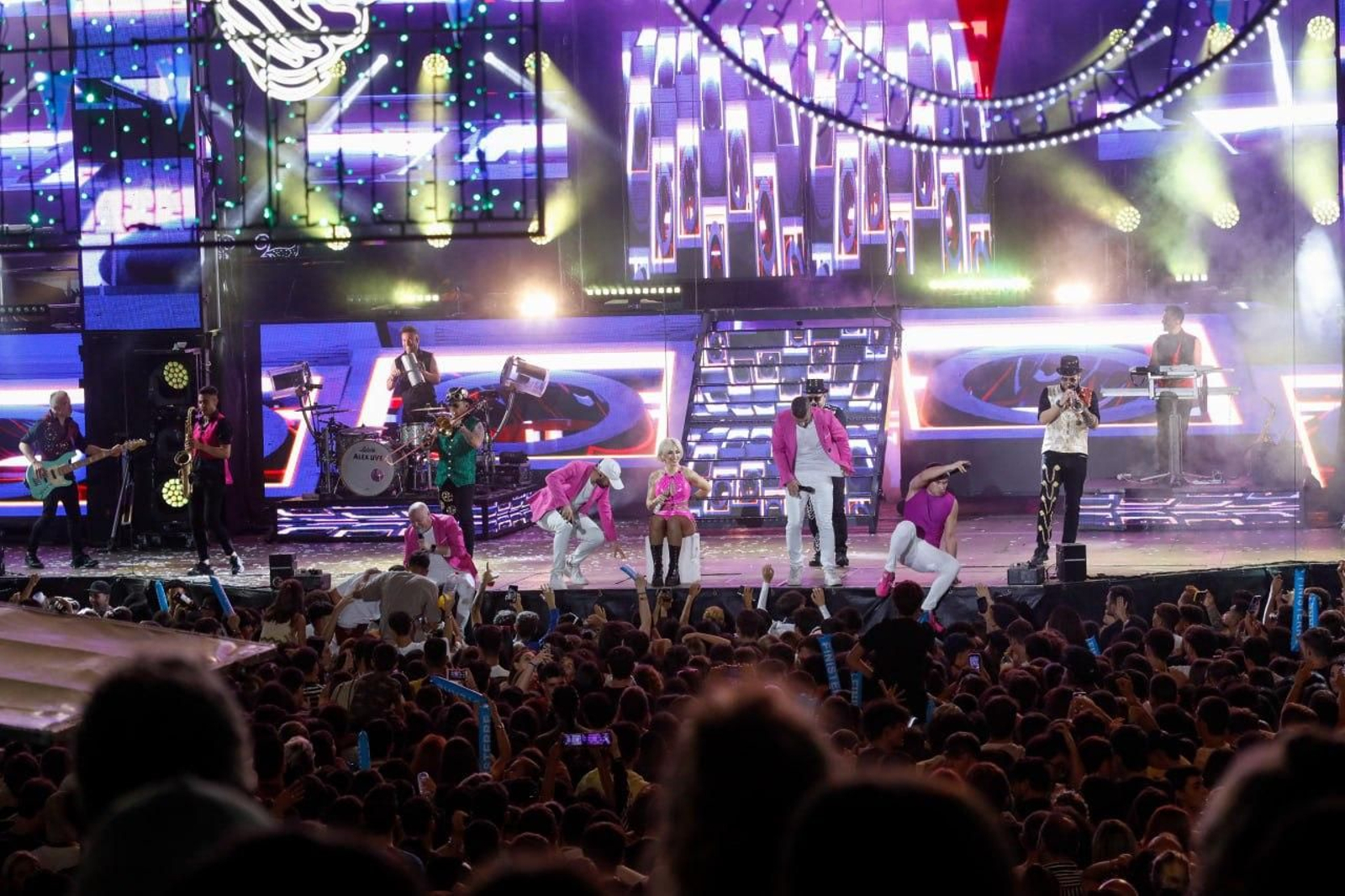 Actuación de la orquesta Panorama en las Fiestas de Coia.