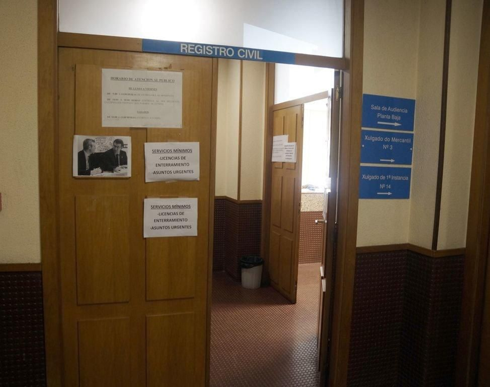 El Registro Civil, en huelga, abierto ayer funcionando  con los servicios mínimos