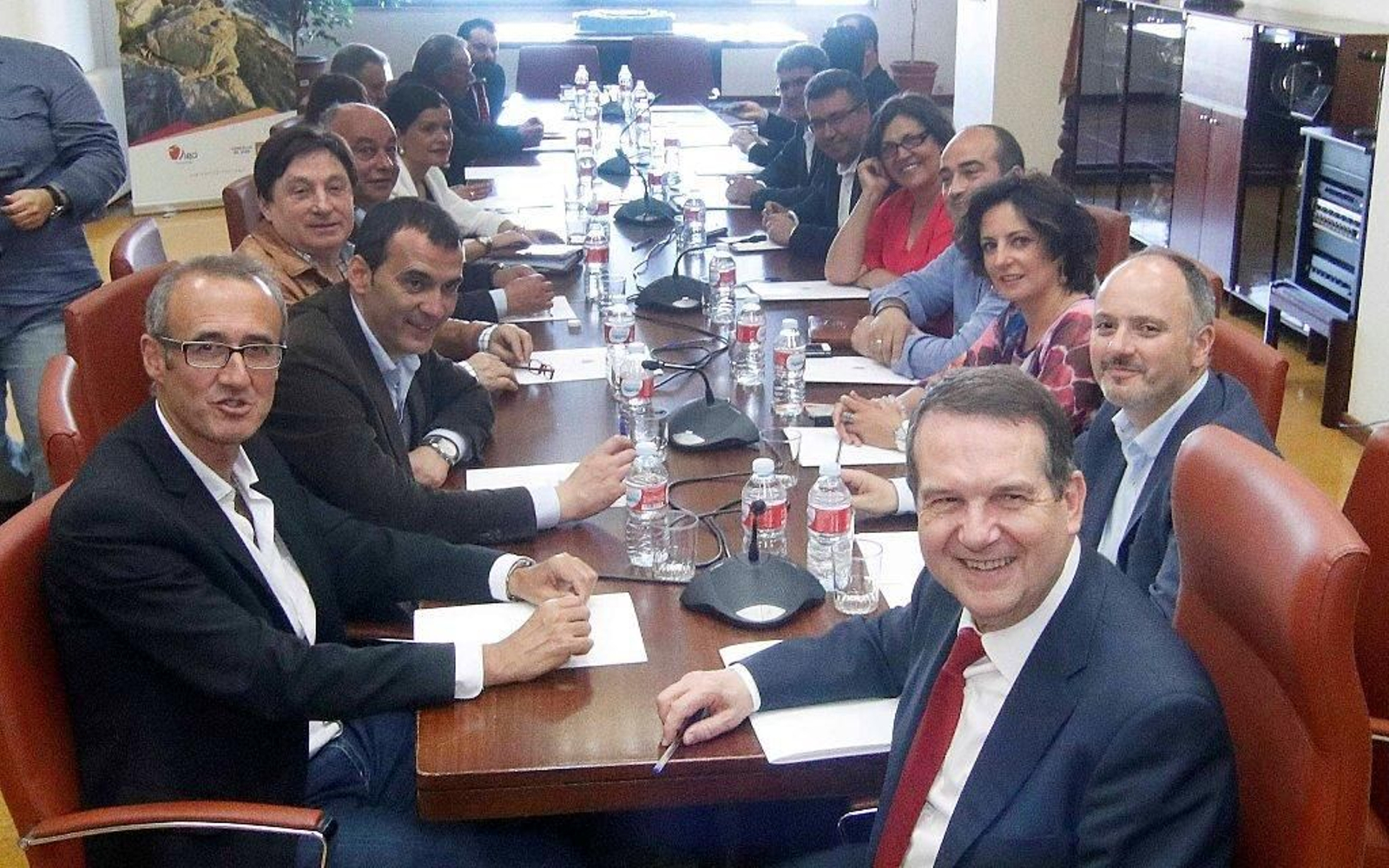 Abel Caballero recibió esta mañana a los alcaldes del área  // JV Landín