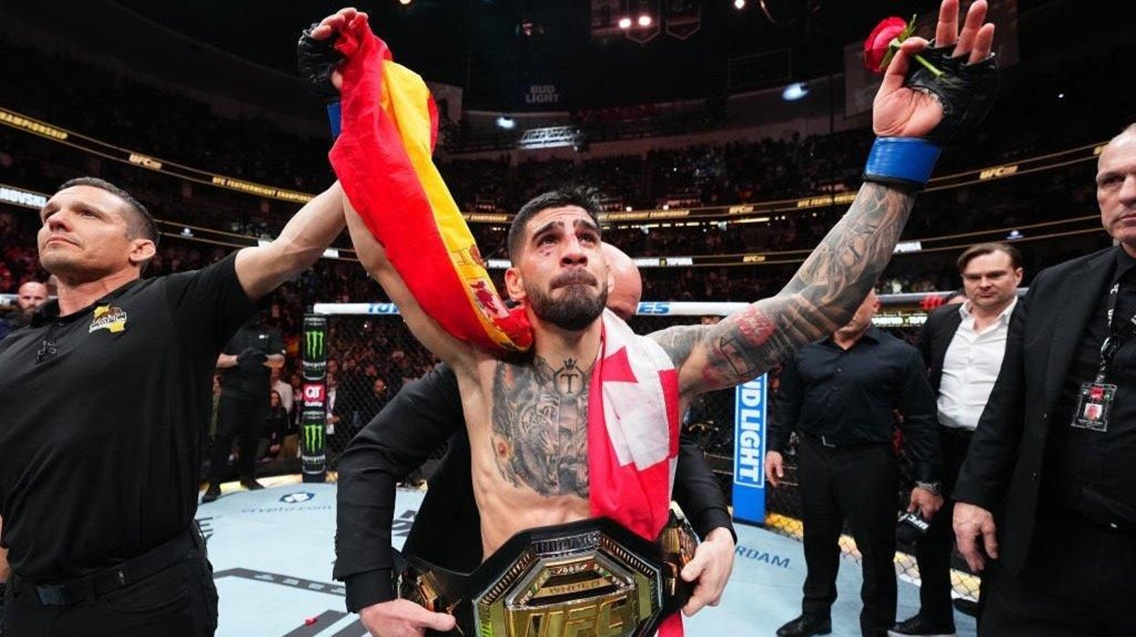 Topuria noqueó a Volkanovski. // E.P.