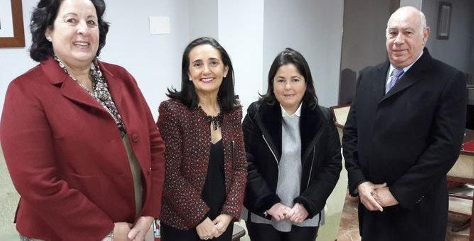 La subdelegada del gobierno se reunió con las hermandades del Rocío de Emigrantes y Huelva