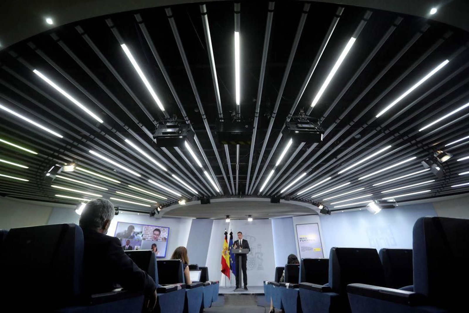 Pedro Sánchez, durante su comparecencia pública tras la videoconferencia con los presidentes autonómicos.