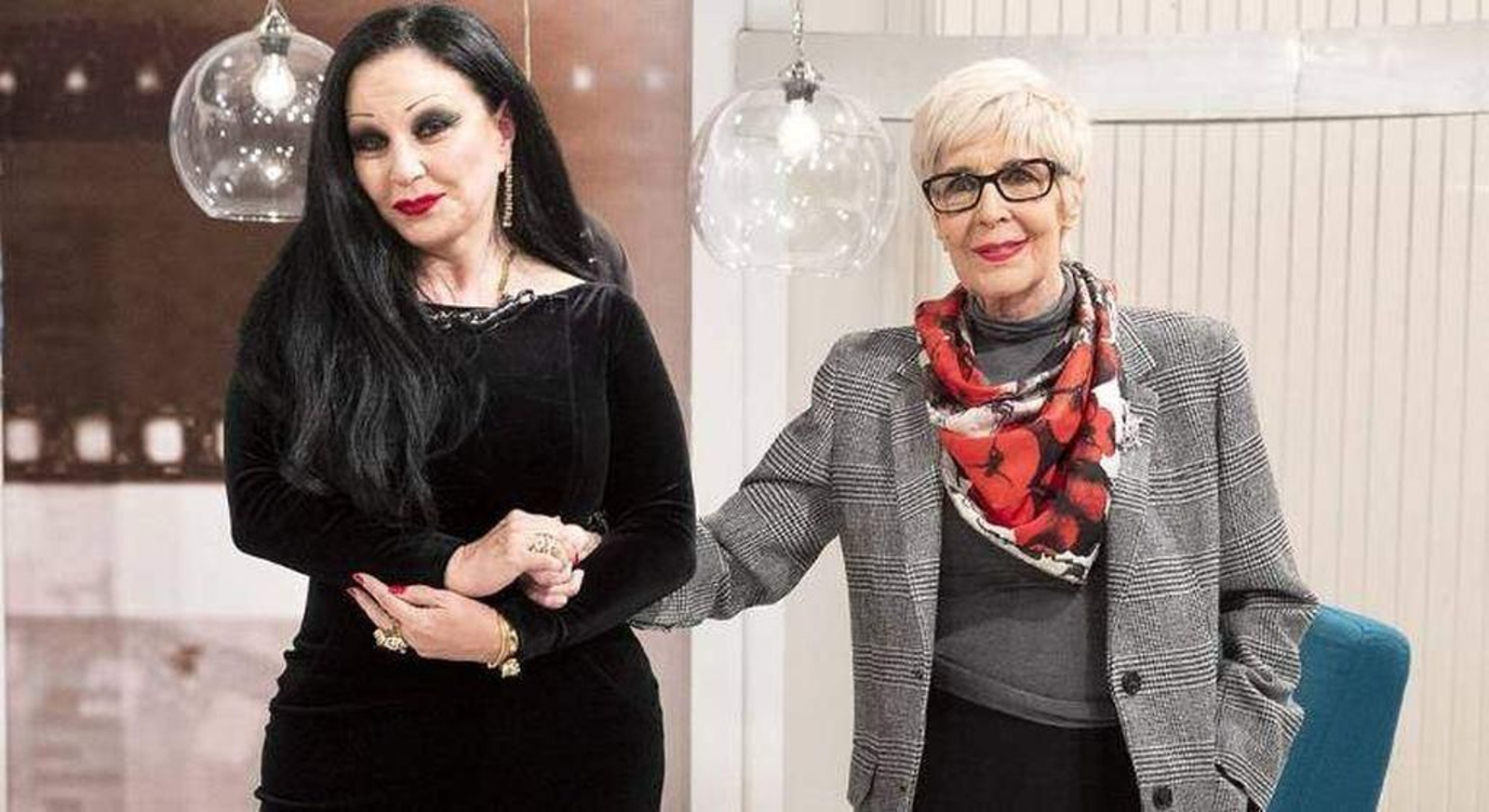 Alaska y Concha Velasco, en la foto subida al Instagram de la cantante.