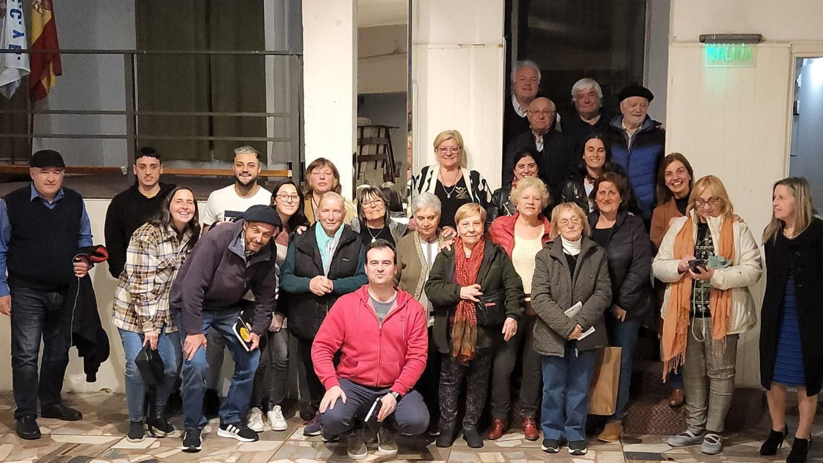 La Delegada de la Xunta en Uruguay, Elvira Domínguez, mantuvo un encuentro con los beneficiarios de los Programas Conecta y Reencuentros de la Secretaría Xeral da Emigración