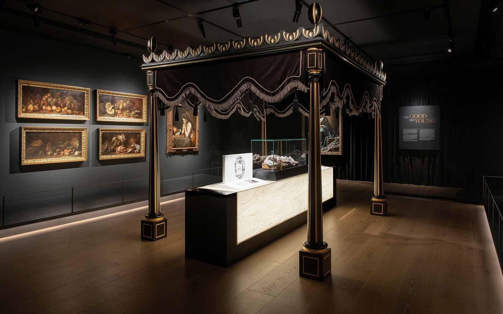 GRAF1535. BISHOP AUCKLAND (R.UNIDO), 13/10/2021.- Vista de la sala 'Los buenos mueren jóvenes' que forma parte de primera muestra permanente en el Reino Unido dedicada al Siglo de Oro español que acoge la pintura "Benjamin", de Francisco de Zurbarán en la Galería Española del castillo de Auckland, el palacio episcopal del condado de Durham (norte de Inglaterra). EFE/Galería Española del castillo de Auckland SOLO USO EDITORIAL/NO VENTAS/SOLO DISPONIBLE PARA ILUSTRAR LA NOTICIA QUE ACOMPAÑA/CRÉDITO OBLIGATORIO